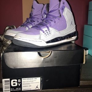 (YOUTH/GIRLS) Nike Jordan hightops
